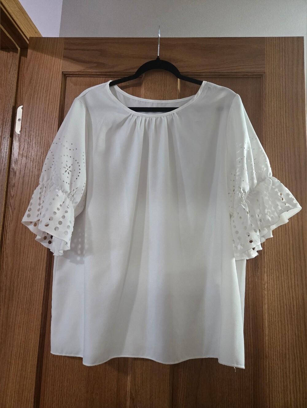 Women’s White Ruffle Sleeve Blouse